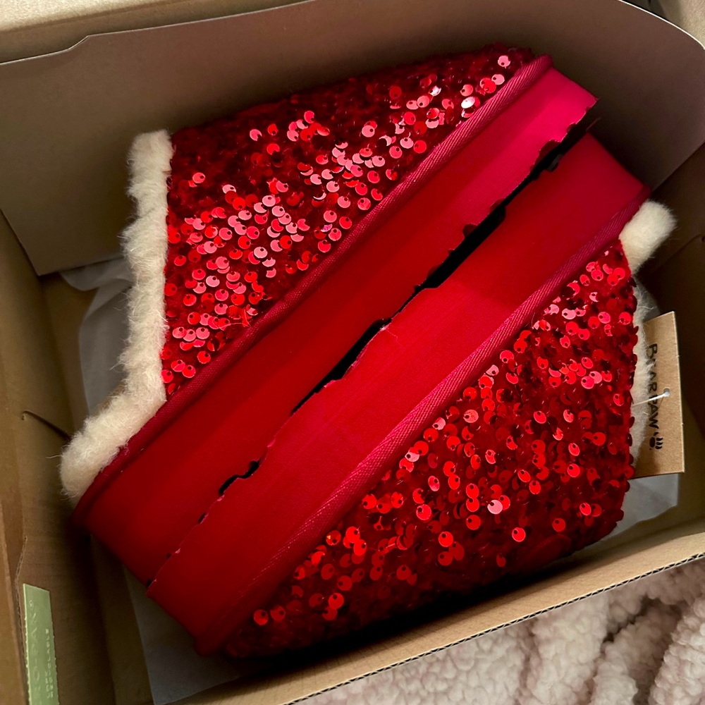 BearPaw sequin red platform slippers, Size 9